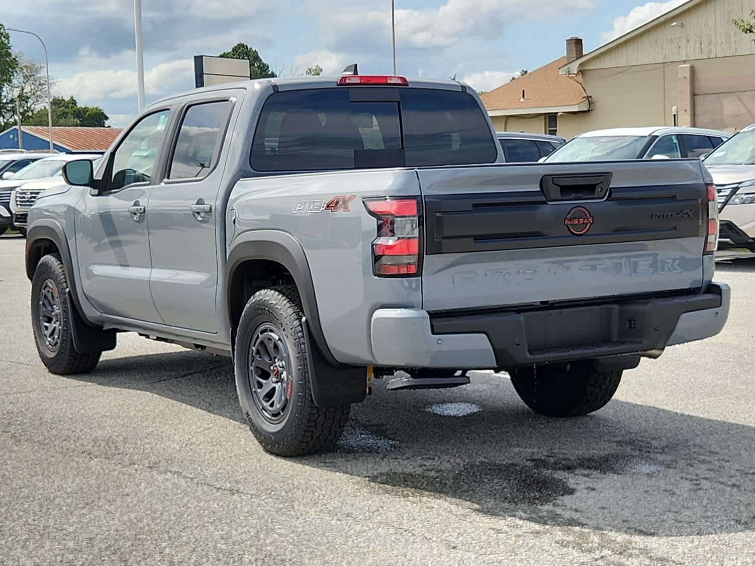 Used 2025 Nissan Frontier PRO-4X AWD/4WD image 4