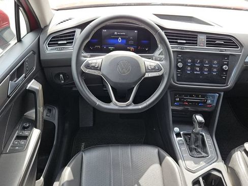 Used 2022 Volkswagen Tiguan SE FWD image 12