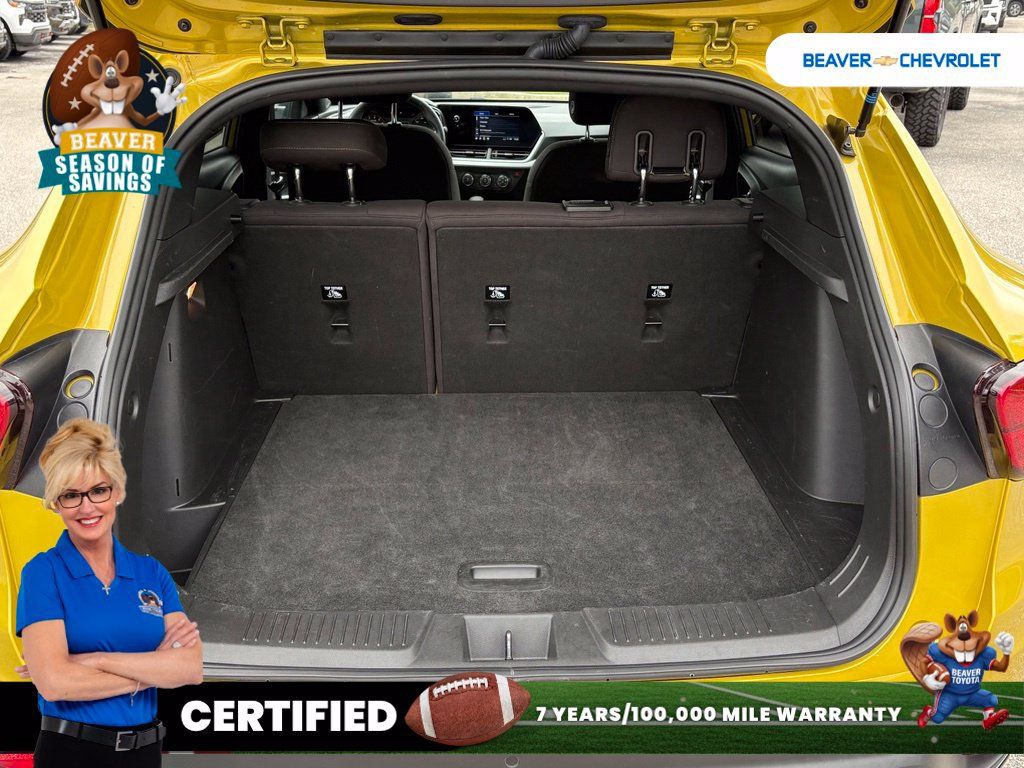 Used 2024 Chevrolet Trax RS w/ Driver Confidence Package FWD image 11