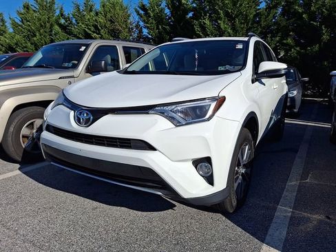 Used 2016 Toyota RAV4 XLE AWD/4WD image 3