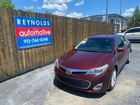 Used 2015 Toyota Avalon XLE FWD image 2