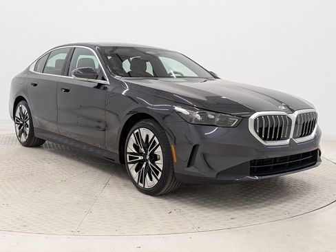New 2026 BMW 530i w/ Premium Package RWD image 7