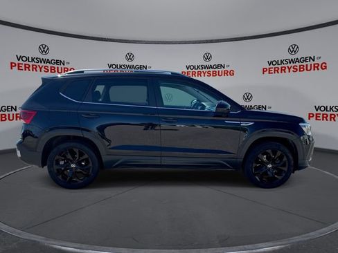 Certified 2023 Volkswagen Taos SE w/ Panoramic Sunroof Package AWD/4WD image 9