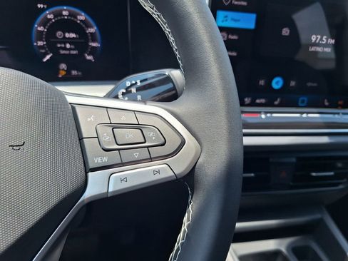 New 2025 Volkswagen Tiguan SE image 21