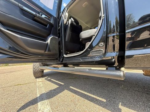 Used 2015 RAM 2500 Laramie w/ Black Appearance Group AWD/4WD image 10