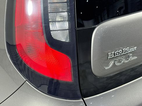 Used 2016 Kia Soul + image 34