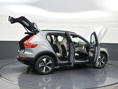 New 2026 Volvo XC40 B5 Plus w/ Protection Package Premier AWD/4WD image 29