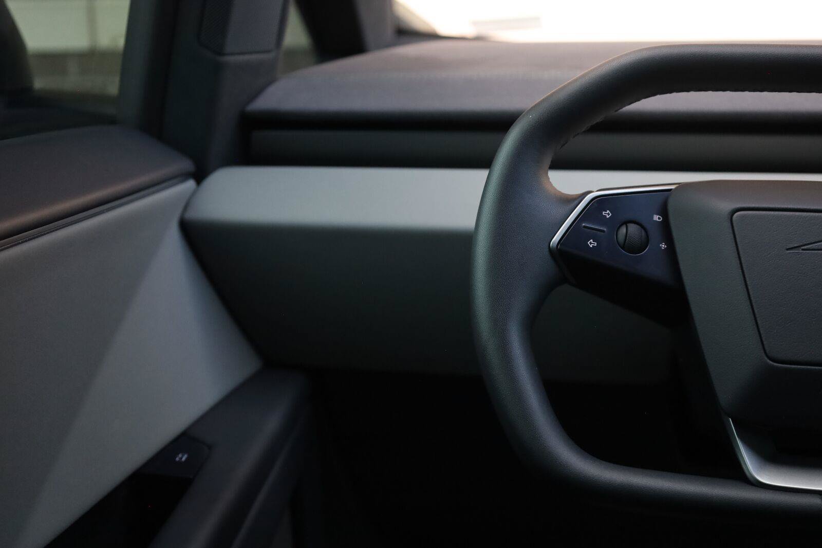 Used 2025 Tesla Cybertruck Cyberbeast AWD/4WD image 33