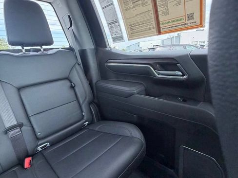 Used 2025 GMC Sierra 1500 SLT AWD/4WD image 15