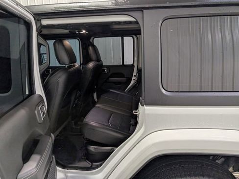 Used 2023 Jeep Wrangler Unlimited Sahara w/ Cold Weather Group image 9