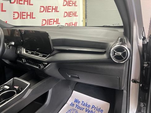 Used 2026 Chevrolet Equinox LT FWD image 13