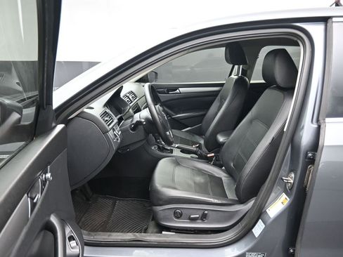 Used 2014 Volkswagen Passat 1.8T Wolfsburg Edition image 12