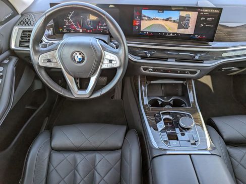 Used 2024 BMW X7 xDrive40i image 10