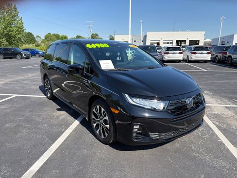 Used 2025 Honda Odyssey Elite image 8