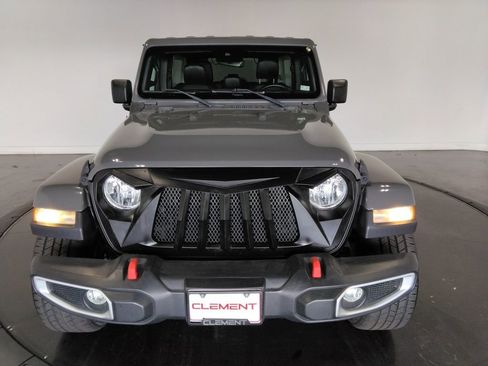 Used 2019 Jeep Wrangler Unlimited Sahara image 3
