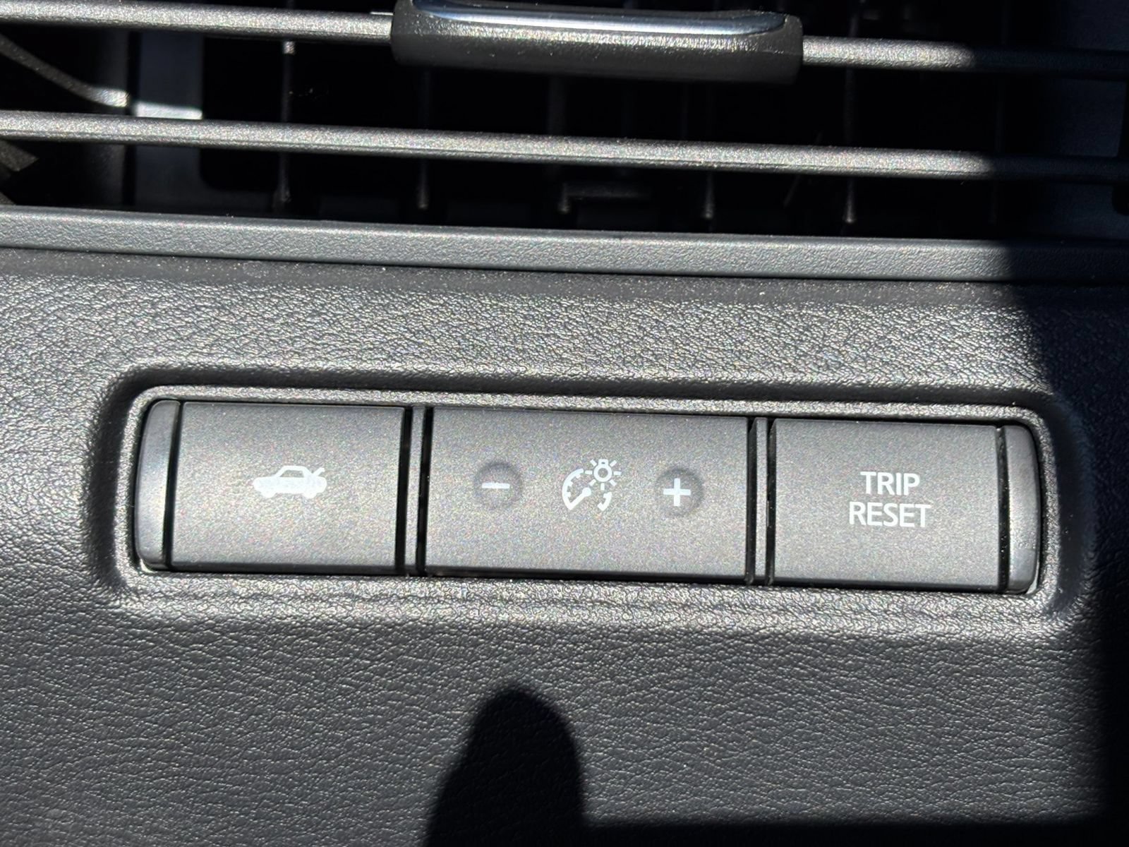 Used 2025 Nissan Altima 2.5 SV FWD image 22