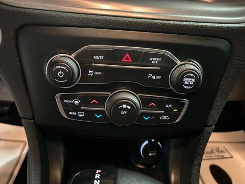 Used 2023 Dodge Charger SXT RWD image 18