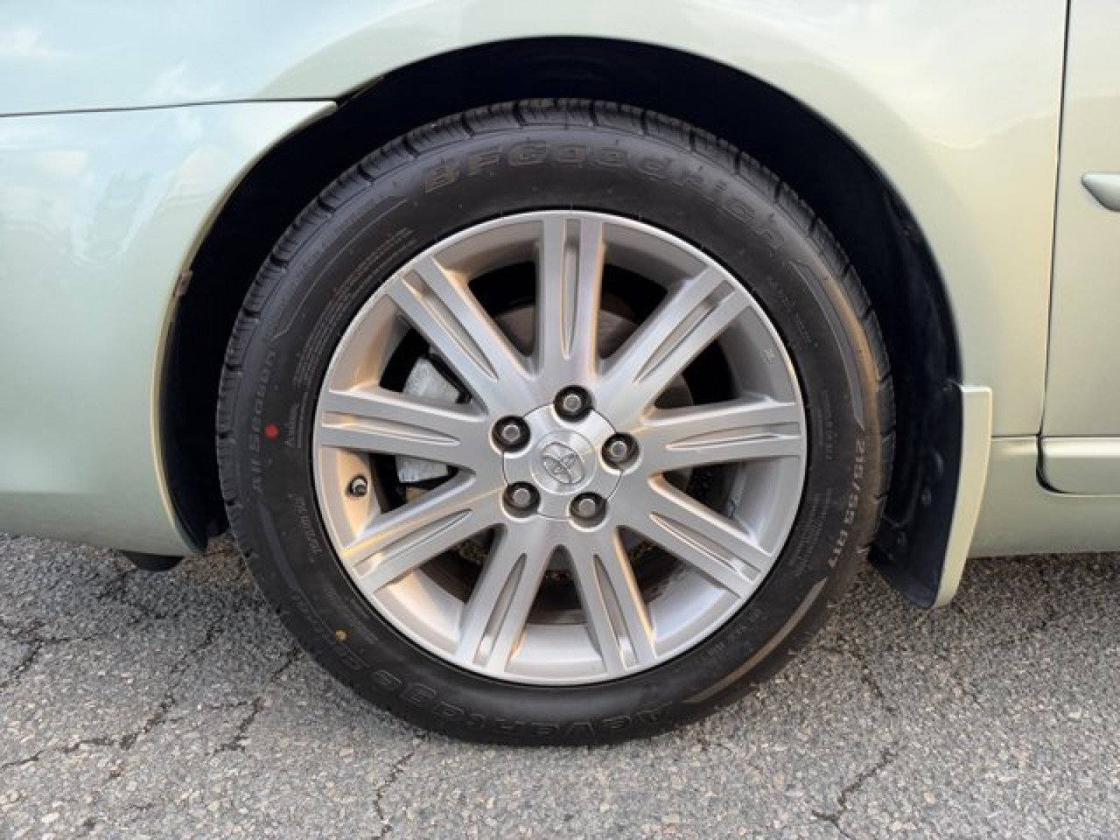 Used 2009 Toyota Avalon Limited FWD image 9