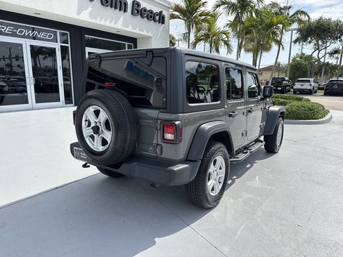 Used 2019 Jeep Wrangler Unlimited Sport S AWD/4WD image 3