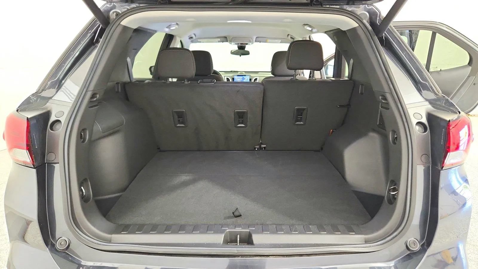 Used 2022 Chevrolet Equinox LT FWD image 36