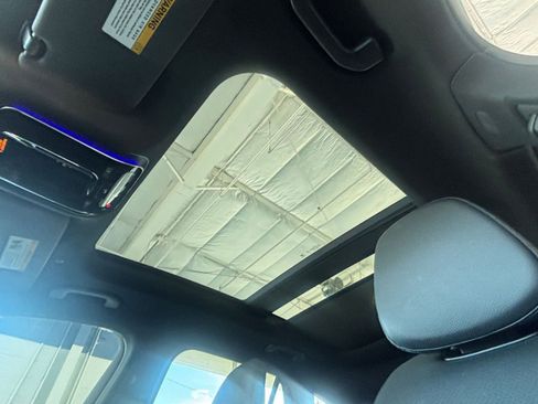 Used 2024 Mercedes-Benz GLC 300 image 31