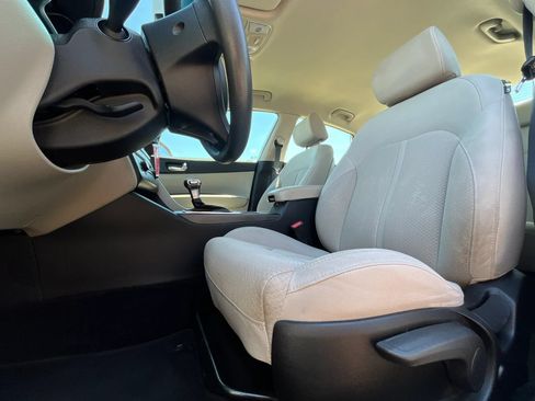 Used 2016 Kia Optima LX w/ Option Group 014 FWD image 9
