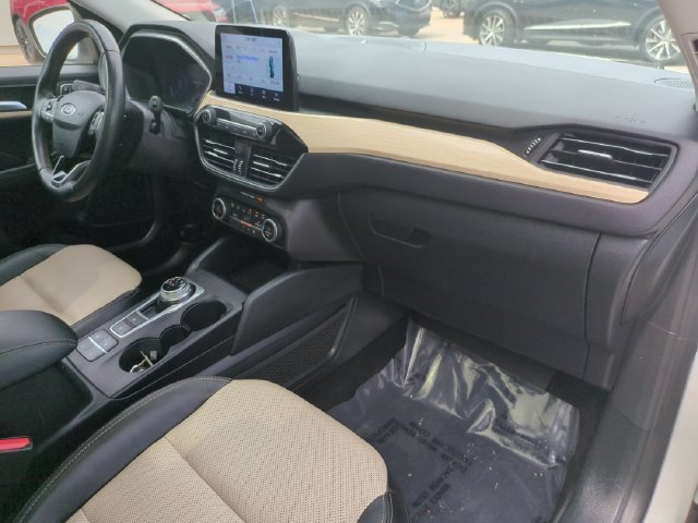 Used 2021 Ford Escape Titanium w/ Titanium Elite Package AWD/4WD image 26