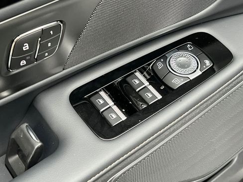 New 2026 Lincoln Nautilus Premier AWD/4WD image 14