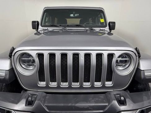 Used 2019 Jeep Wrangler Unlimited Sahara image 16