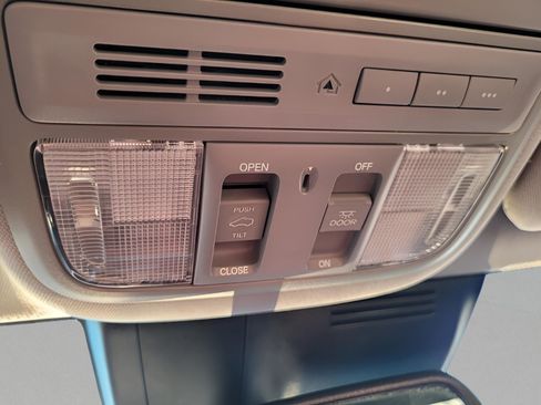 Used 2017 Honda CR-V Touring image 28