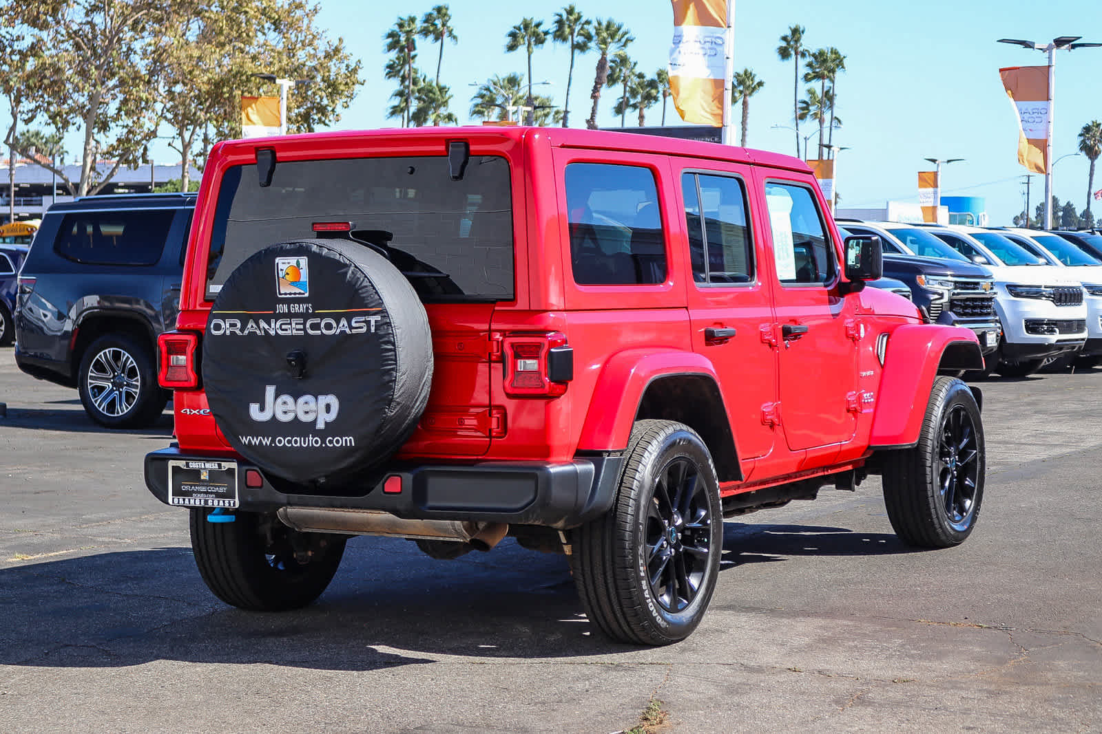 Used 2024 Jeep Wrangler Unlimited Sahara AWD/4WD image 4