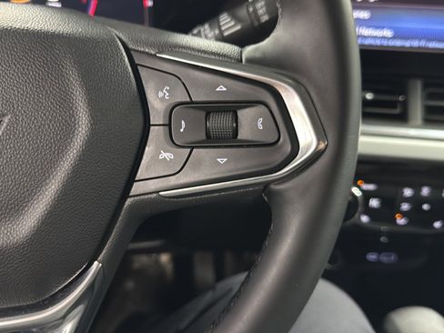 Used 2025 Chevrolet Trax LT w/ LT Convenience Package image 20