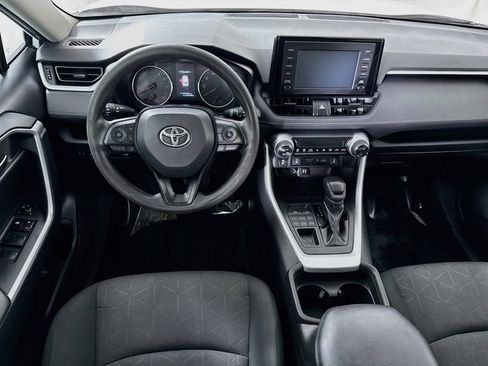 Used 2019 Toyota RAV4 XLE AWD/4WD image 4