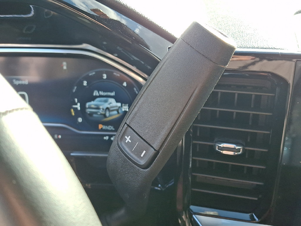 Used 2024 Chevrolet Silverado 1500 LT AWD/4WD image 14
