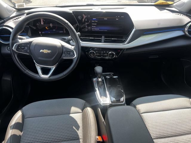 Used 2024 Chevrolet Trax LT w/ Driver Confidence Package FWD image 14