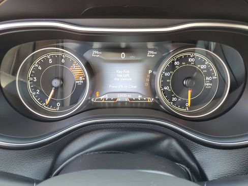 Used 2020 Jeep Cherokee Limited AWD/4WD image 9