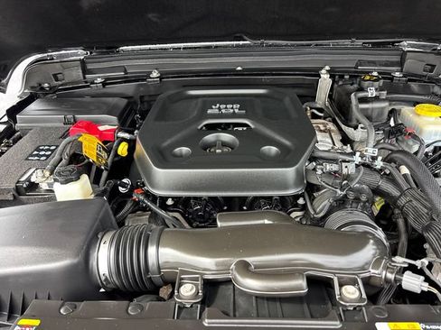 Used 2021 Jeep Wrangler Unlimited Sport AWD/4WD image 30