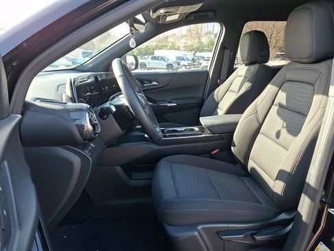 Used 2025 Chevrolet Equinox LT w/ Safety and Technology Package image 18