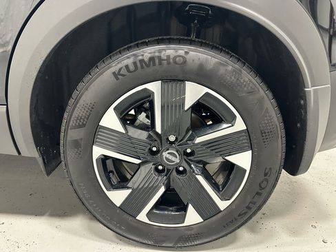 Used 2025 Nissan Kicks SV AWD/4WD image 57