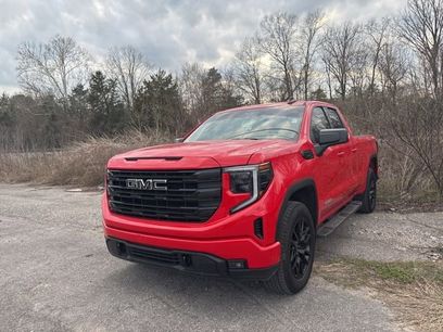 Used 2023 GMC Sierra 1500 Elevation w/ LPO, Elevation Black Package