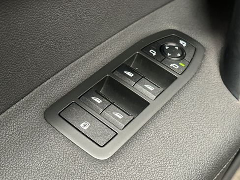 Used 2024 BMW iX xDrive50 w/ Convenience Package AWD/4WD image 13