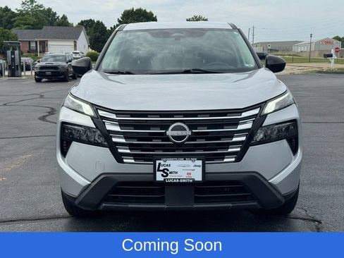Used 2024 Nissan Rogue S FWD image 9