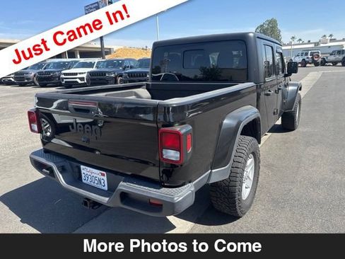 Used 2022 Jeep Gladiator Sport AWD/4WD image 6