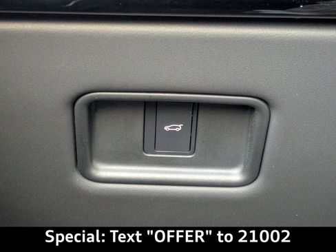 Used 2023 Land Rover Range Rover SE image 28