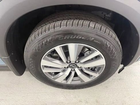 New 2026 Nissan Pathfinder SL image 4