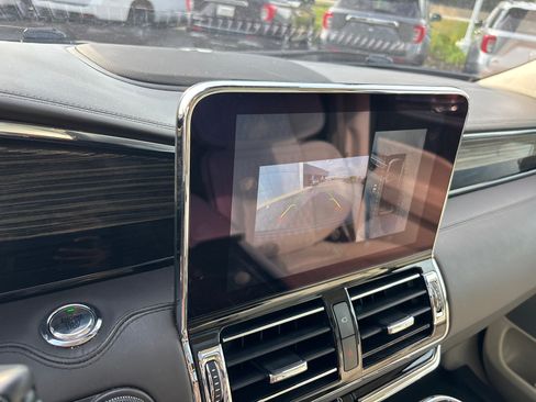 Certified 2020 Lincoln Navigator Black Label w/ Cargo Convenience Package AWD/4WD image 20
