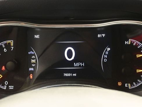 Used 2020 Jeep Grand Cherokee Limited w/ Luxury Group II image 2