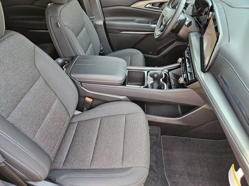 New 2027 Chevrolet Traverse LT w/ Midnight/Sport Edition FWD image 15
