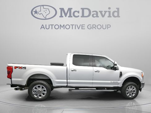 Used 2018 Ford F250 Lariat w/ Lariat Ultimate Package AWD/4WD image 9