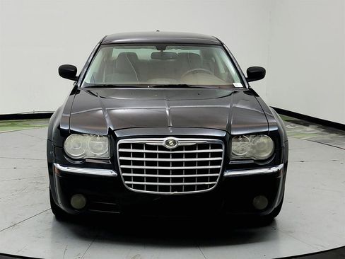 Used 2008 Chrysler 300 Limited RWD image 2